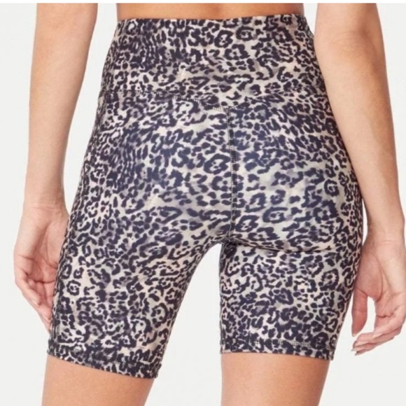 Jessica Simpson Cheetah Print Biker Short Large - Picture 2 of 5